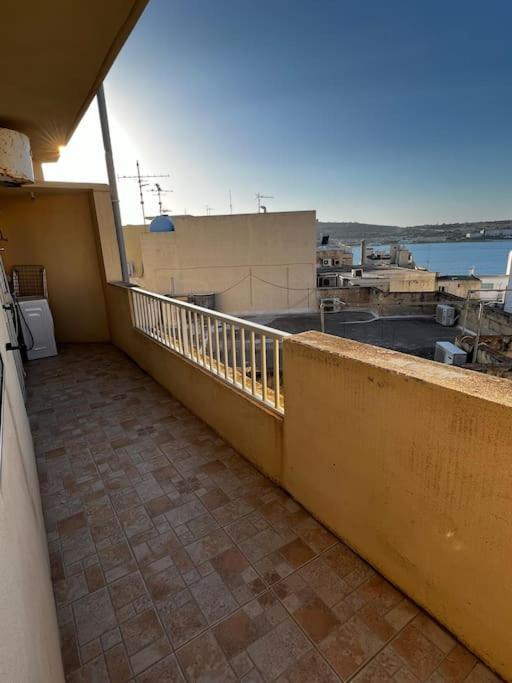 Conmal Penthouse In Mellieha Bay Apartment Екстериор снимка