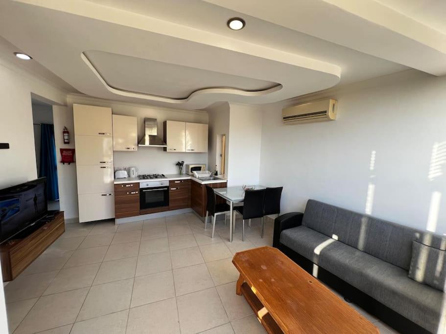Conmal Penthouse In Mellieha Bay Apartment Екстериор снимка